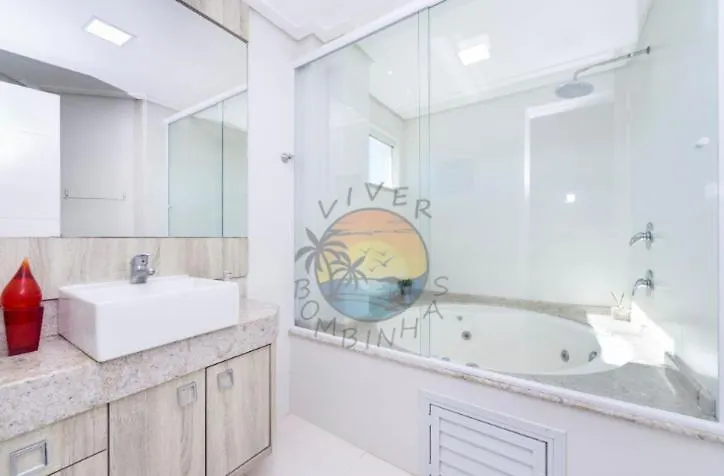 Cobertura Alto Padrao Com Piscina - 3 Suites No Centro Da Praia Bombinhas Brazil